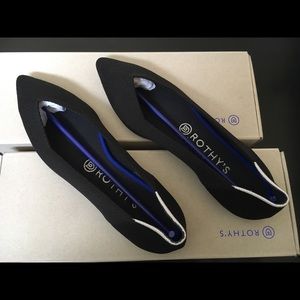 Rothy’s EUC Black point with white halo. Size 8.5